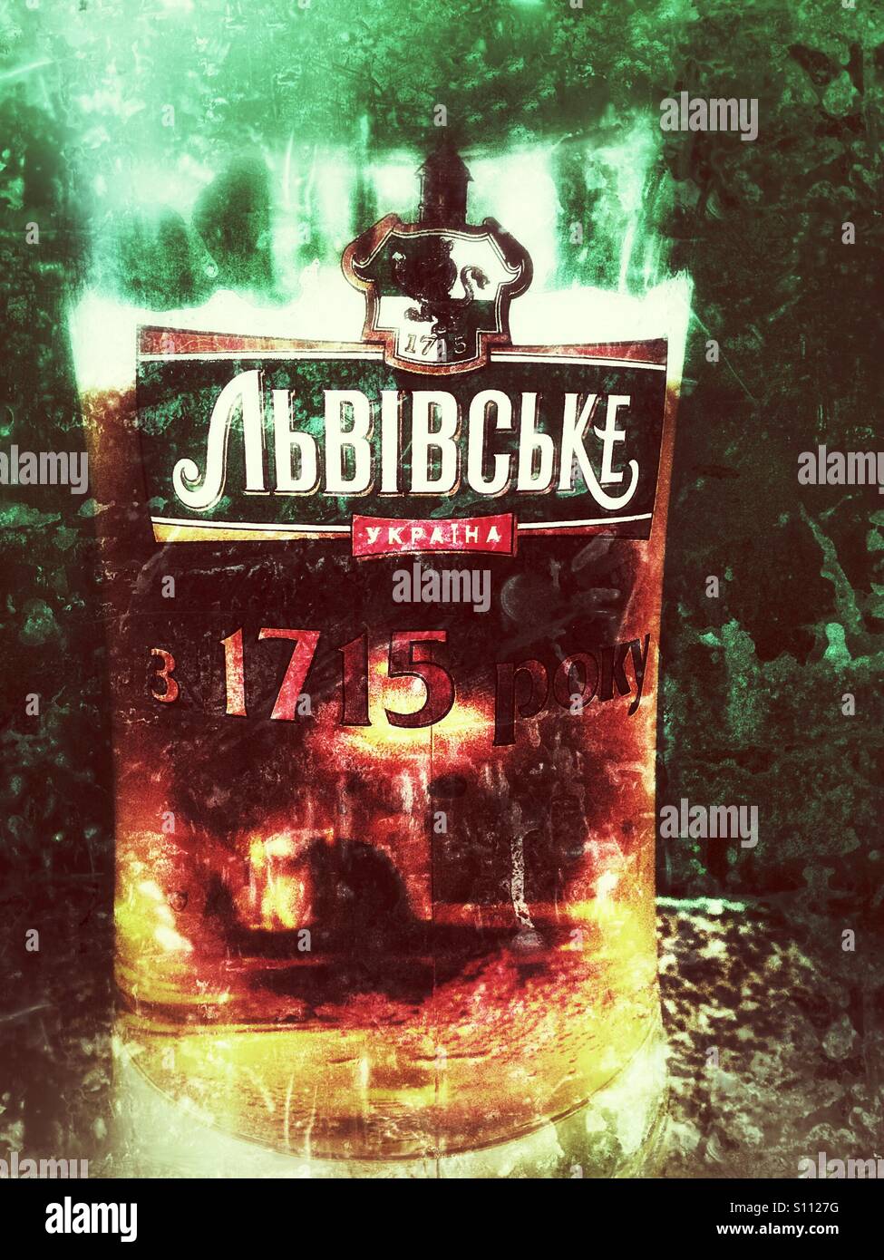 La bière russe en Crimée, verre de l'Ukraine - Image de stock capturée avec un smartphone