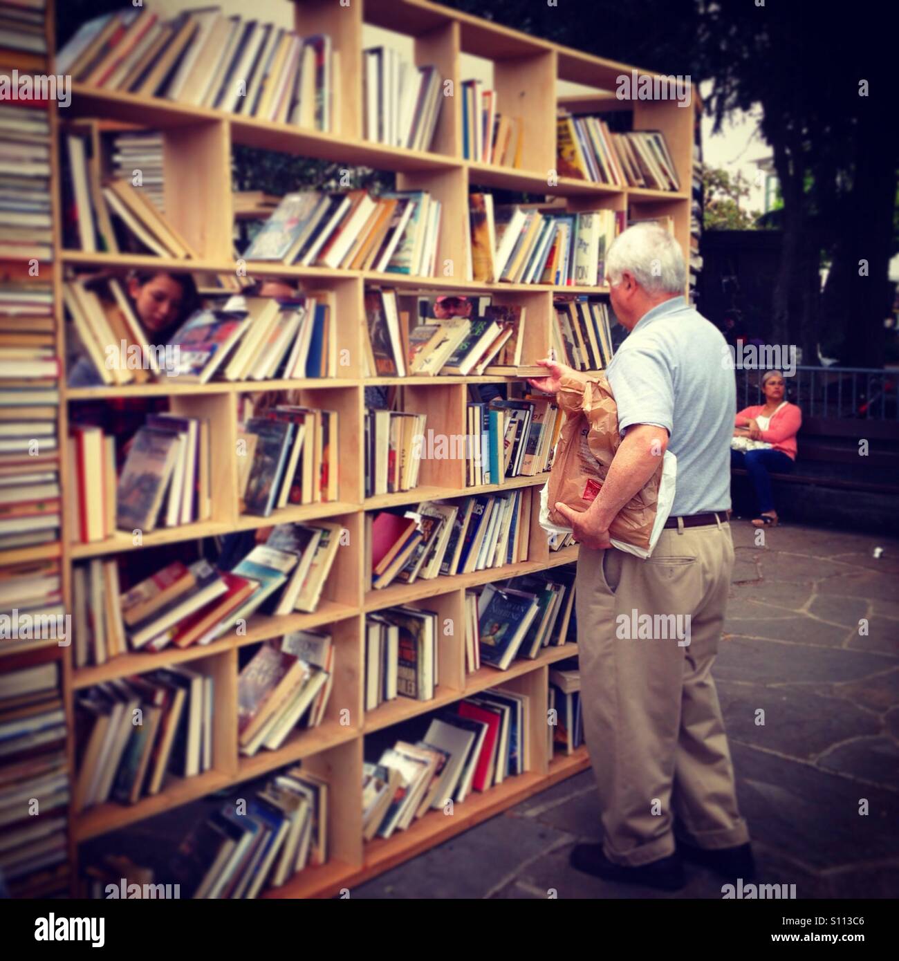 Bay Area Book Festival tenu à Provo Park à Berkeley, Californie. - Image de stock capturée avec un smartphone
