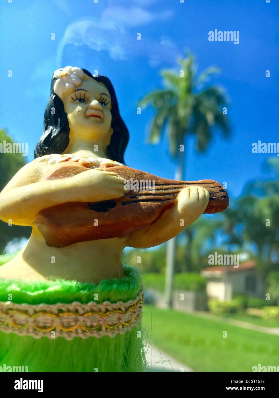 Tableau de bord de voiture de Hula girl Banque D'Images