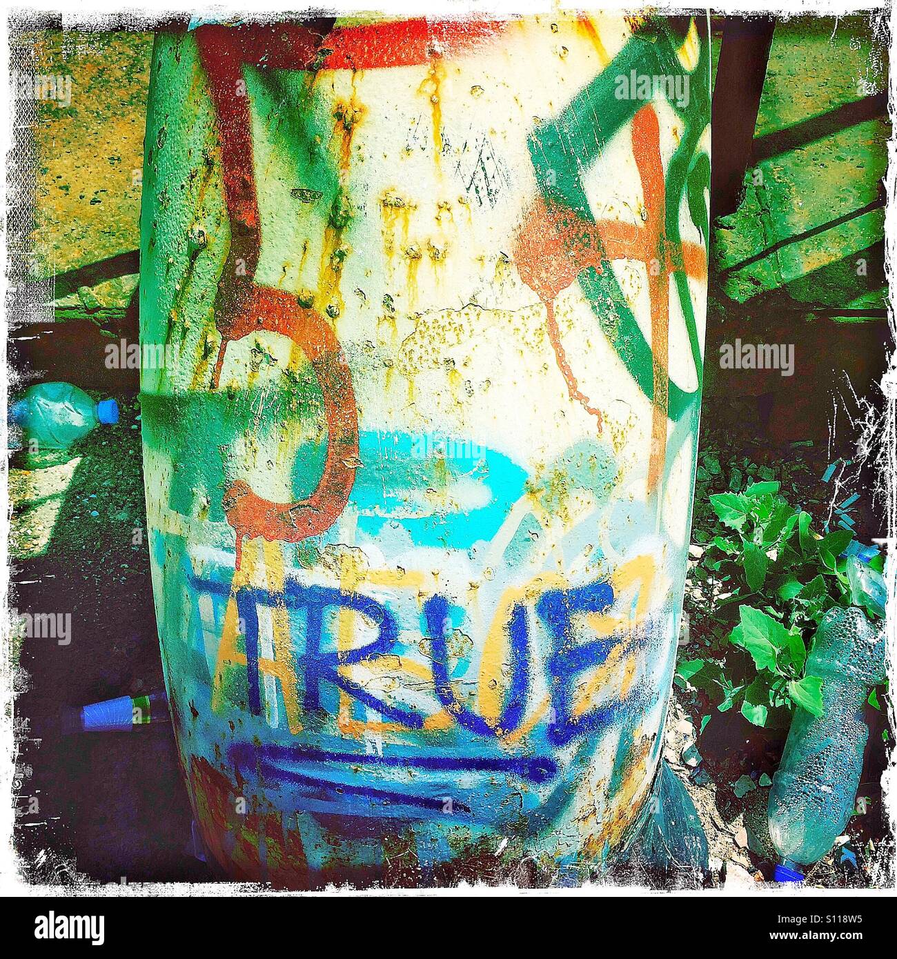 Vrai pulvérisé sur tuyau, Sébastopol, en Crimée - Image de stock capturée avec un smartphone