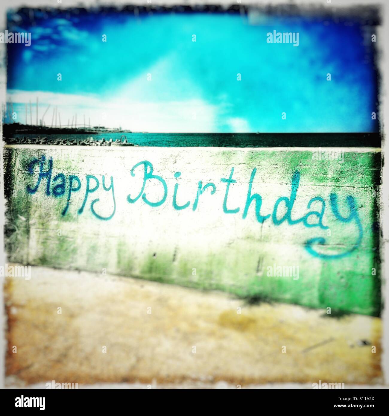 Joyeux Anniversaire Station Graffiti Flou Photo Stock Alamy