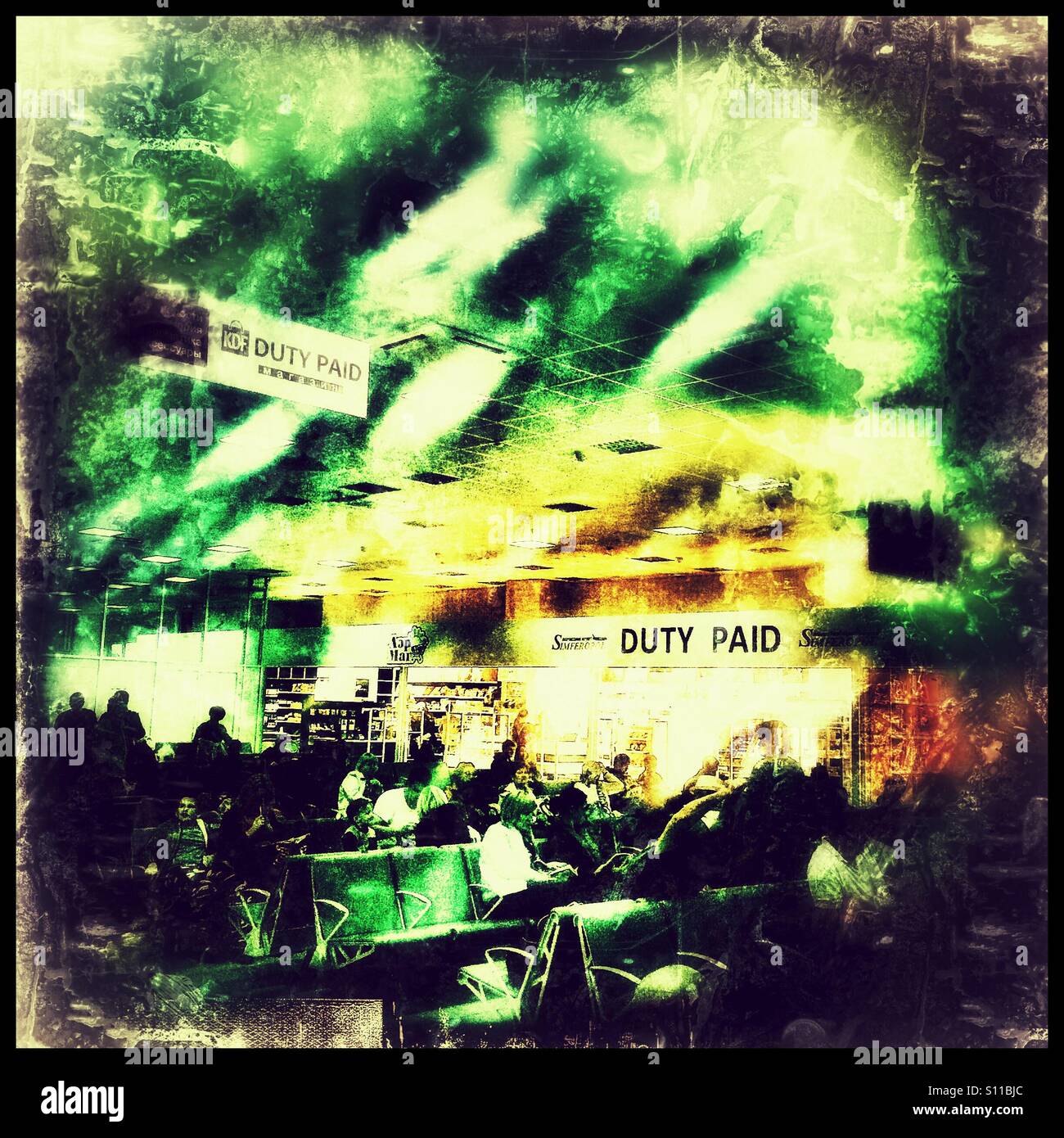 Droits payés, l'aéroport de Simferopol, en Crimée - Image de stock capturée avec un smartphone