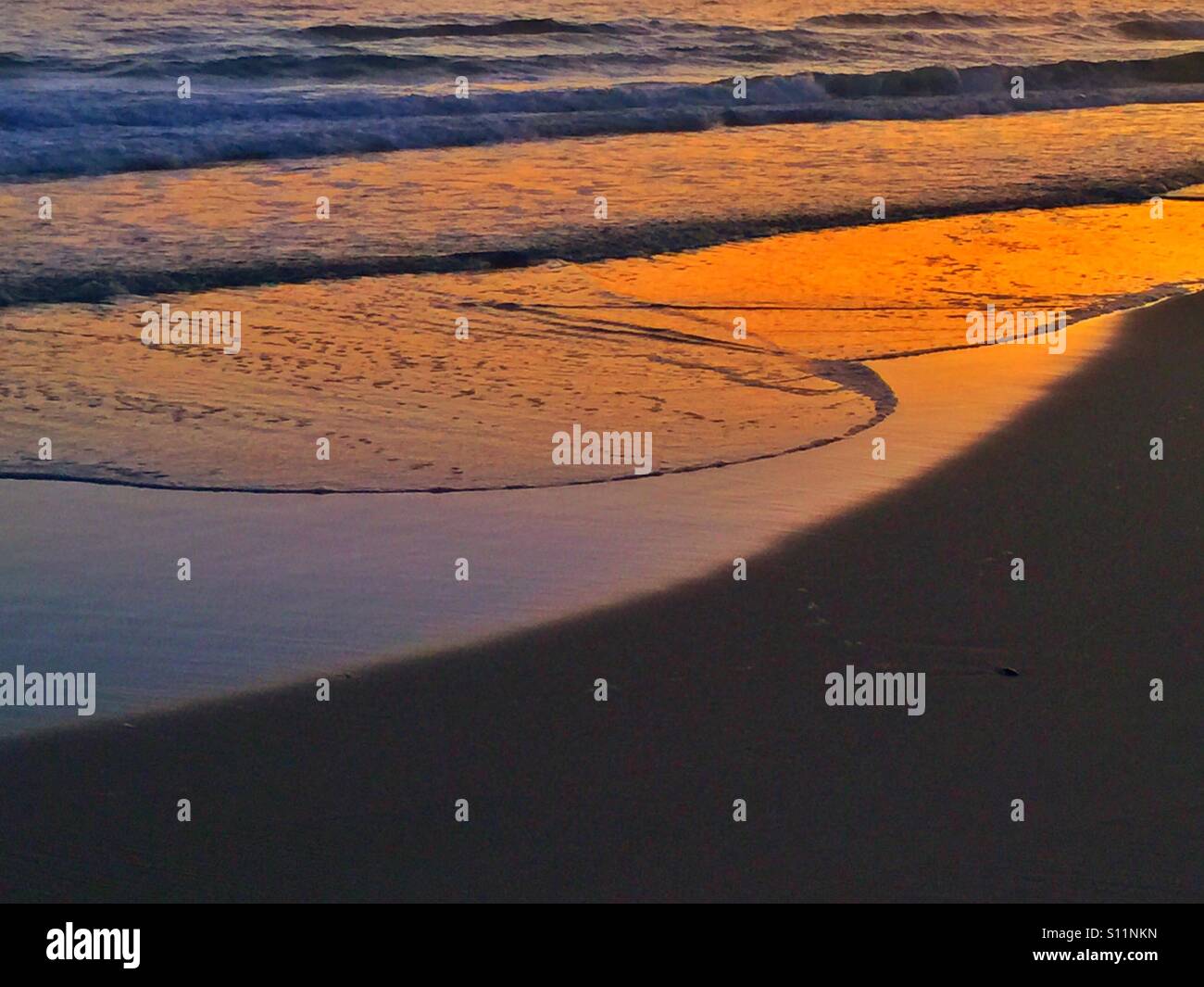 Des cercles sur la rive Banque D'Images