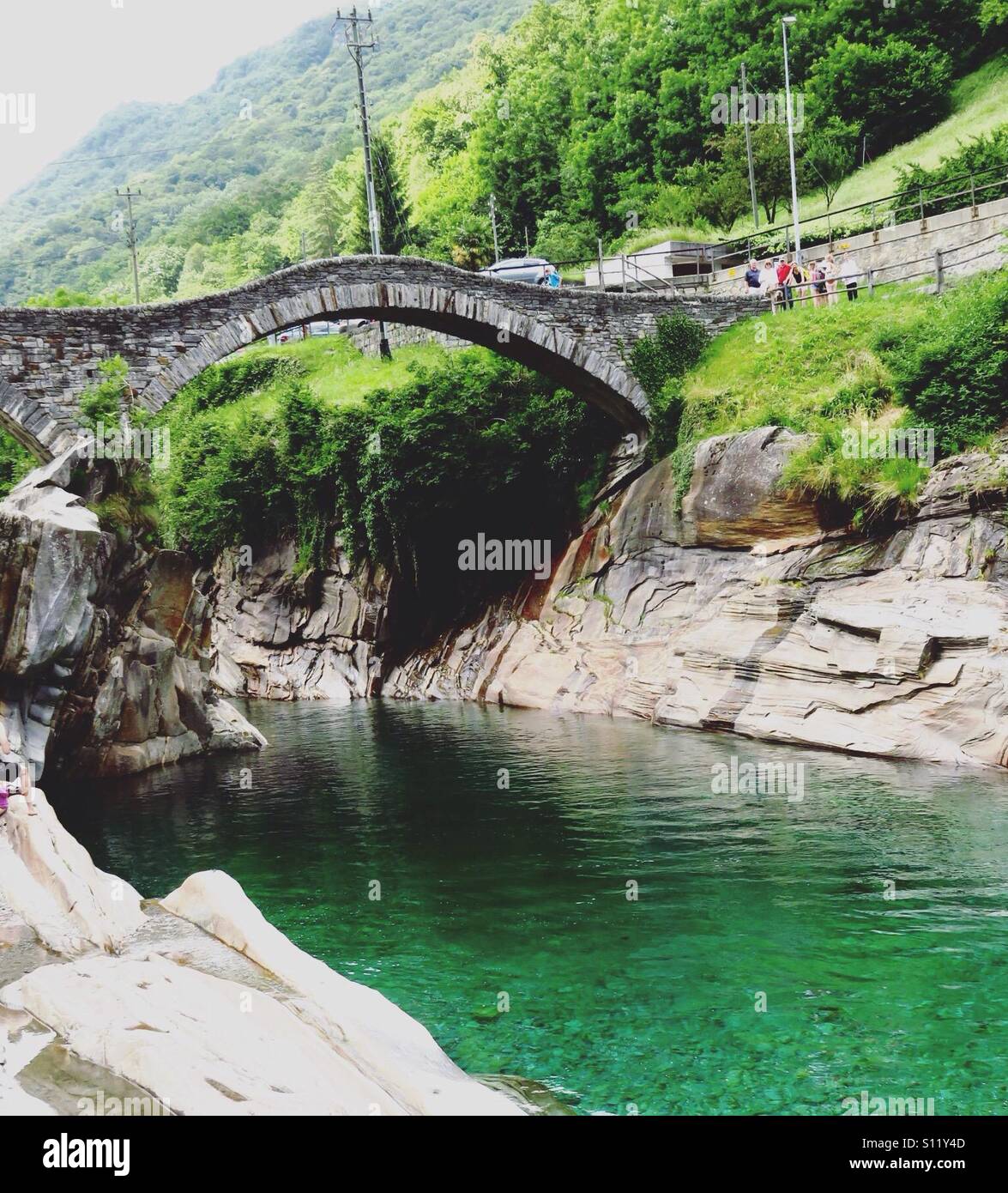 Ponte dei Salti Lavertezzo, dans la vallée de Verzasca, Suisse Banque D'Images