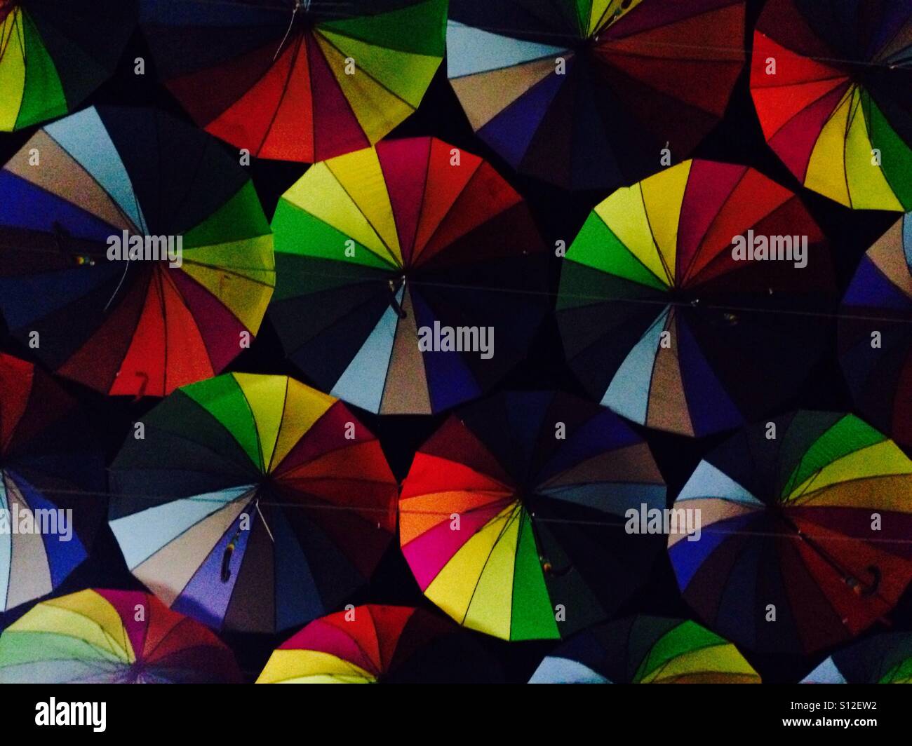 Parapluies dans le ciel - Image de stock capturée avec un smartphone