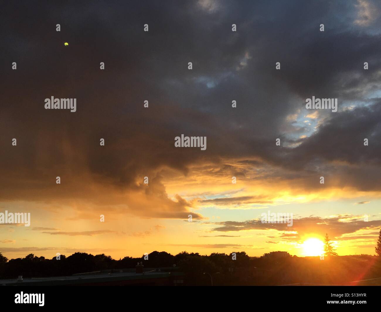 Coucher de soleil à montréal Banque de photographies et d'images à haute  résolution - Alamy