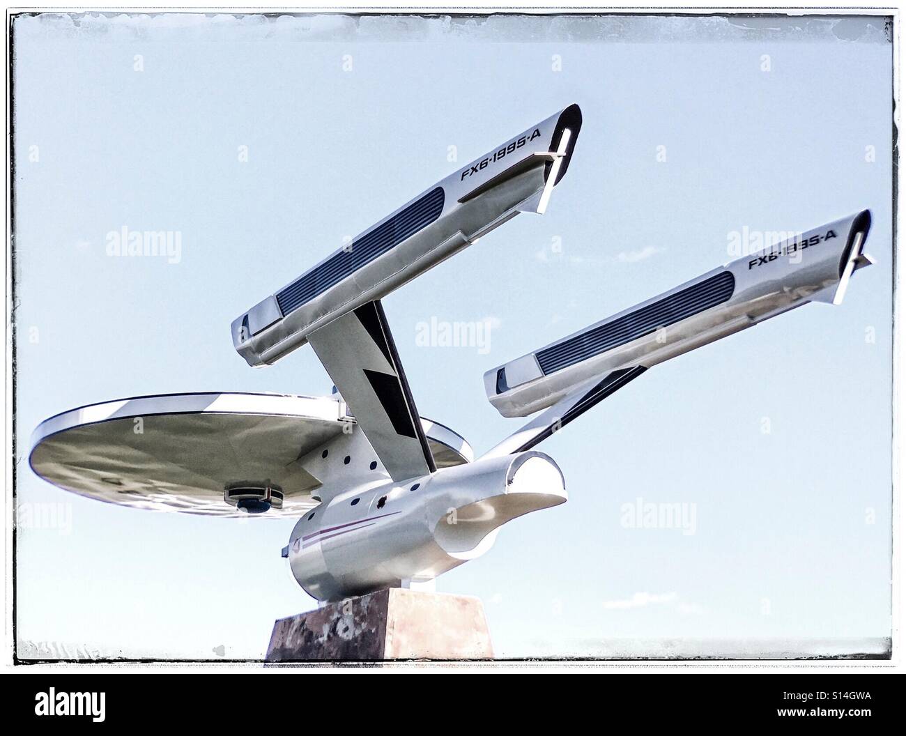Un style Star Trek starship, la mascotte de la ville de Vulcan, Canada. - Image de stock capturée avec un smartphone