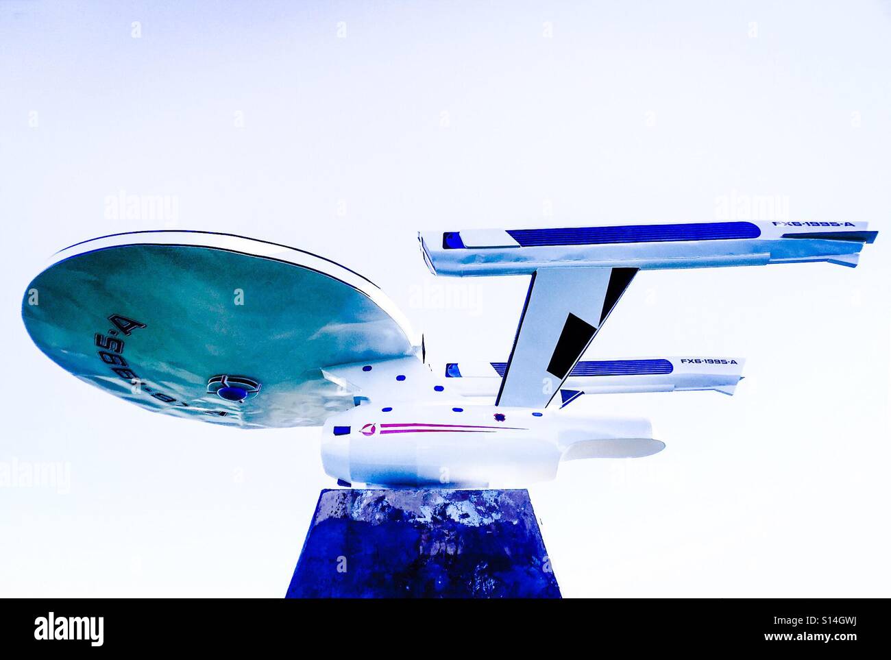 Un style Star Trek starship, la mascotte de la ville de Vulcan, Canada. - Image de stock capturée avec un smartphone