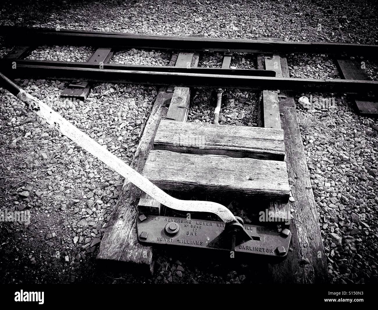 Train à vapeur d'époque au niveau du commutateur tournant au Royaume-Uni. Banque D'Images