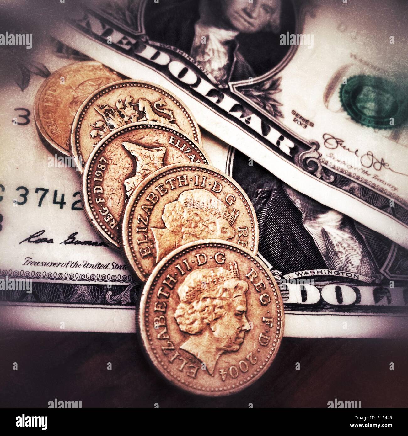 Tomber UK Pound par rapport au dollar américain Banque D'Images