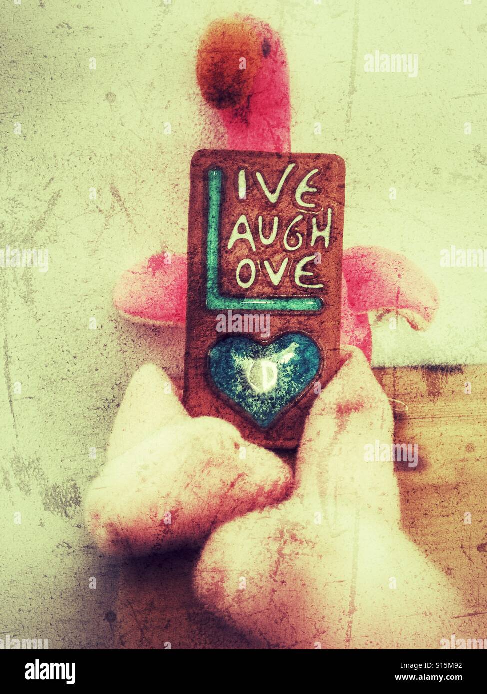 Citation de motivation. Vivre, rire, l'amour - Image de stock capturée avec un smartphone