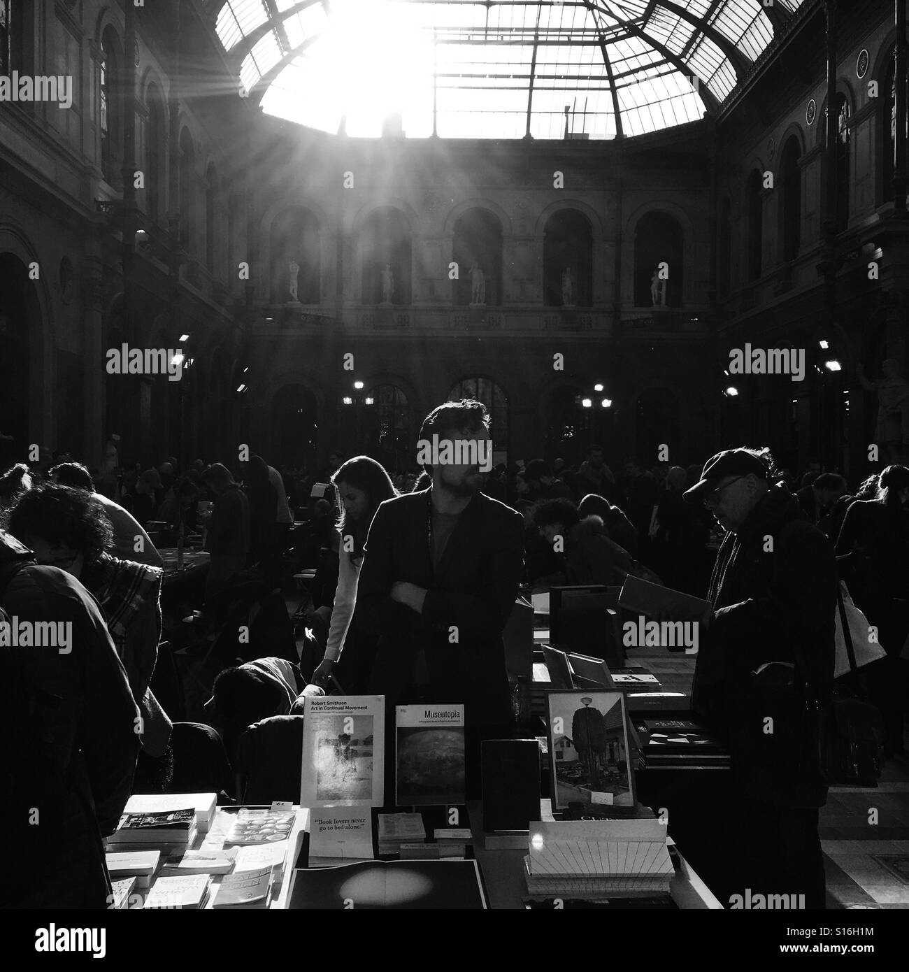 Foire Paris livre - Image de stock capturée avec un smartphone