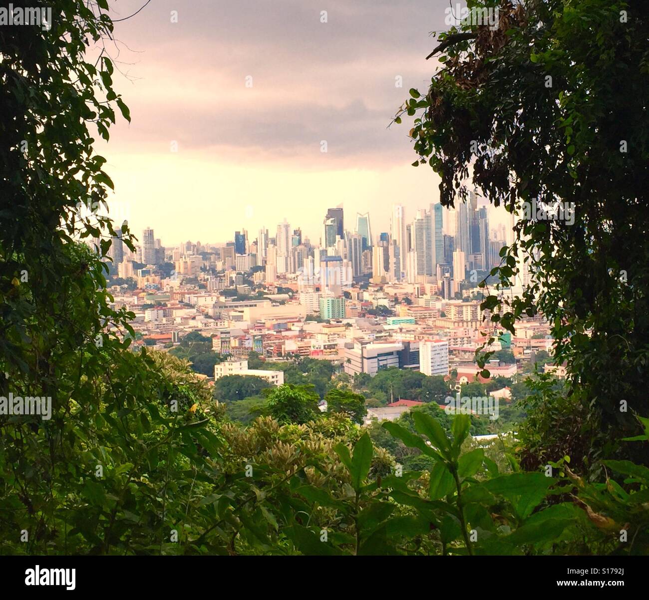 La ville de Panama sur la montagne Banque D'Images