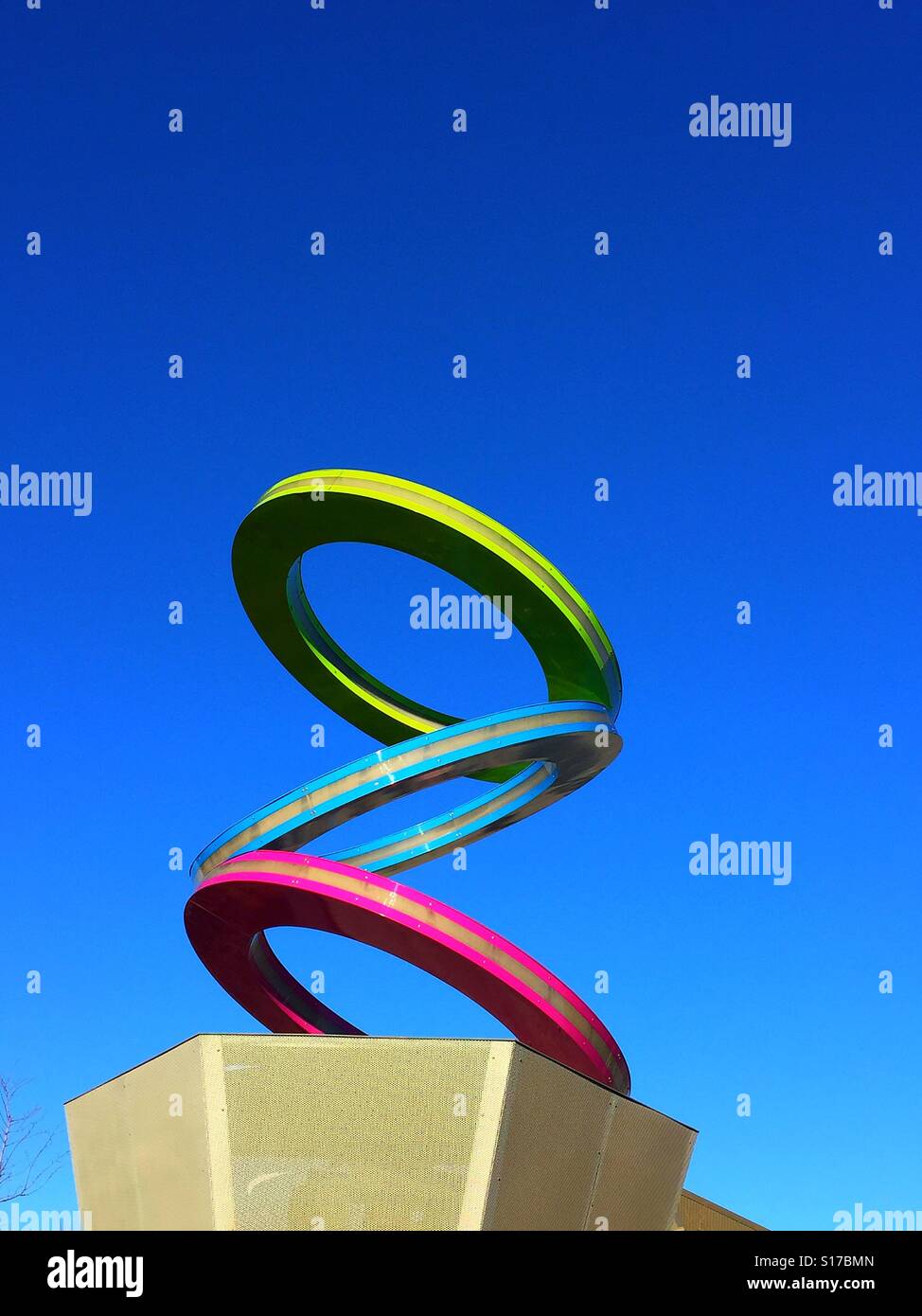 Fonds renouvelable d'anneaux à étincelles Science Museum, Calgary, Alberta, Canada - Image de stock capturée avec un smartphone