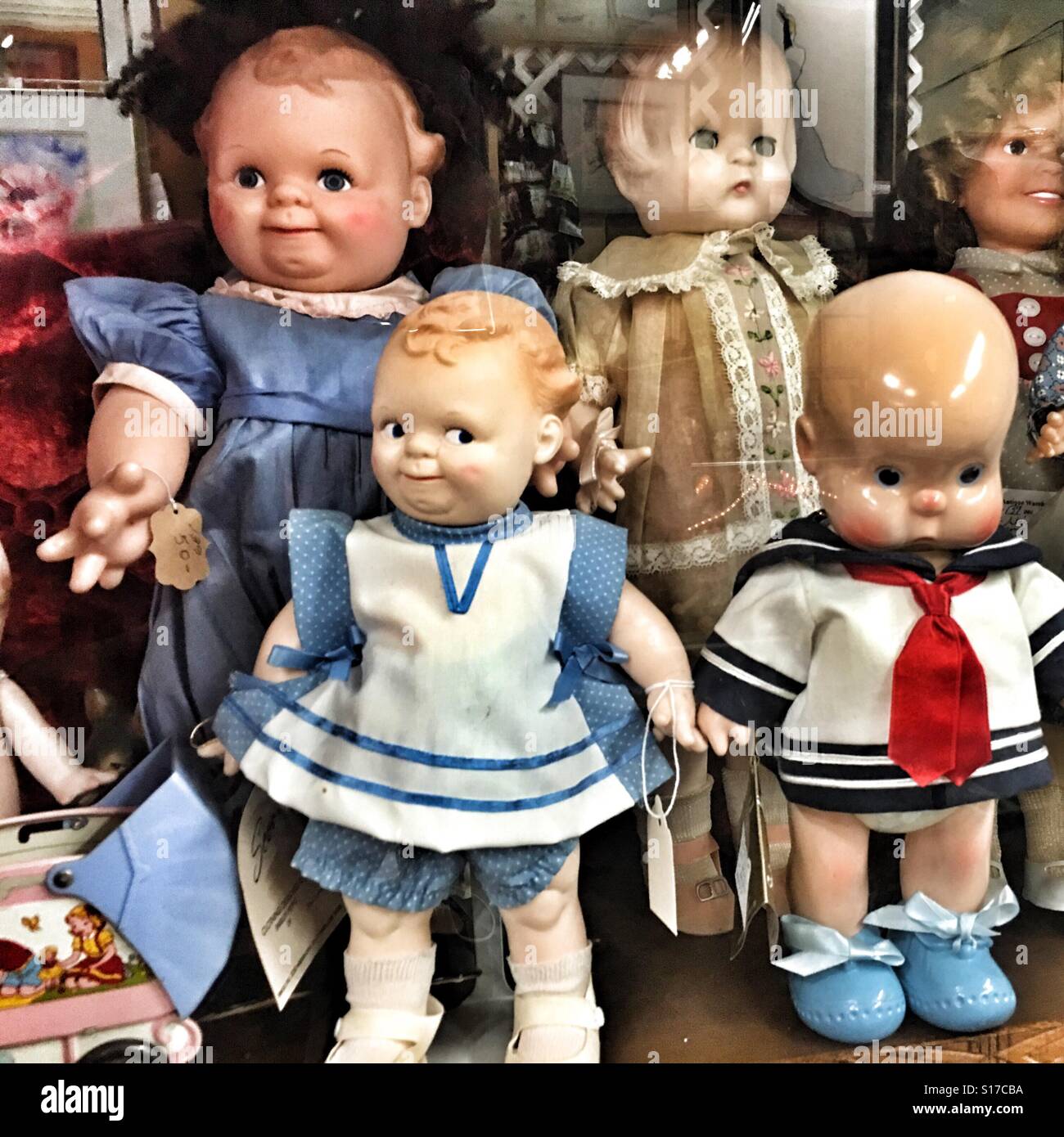 Collection de poupées anciennes Photo Stock - Alamy