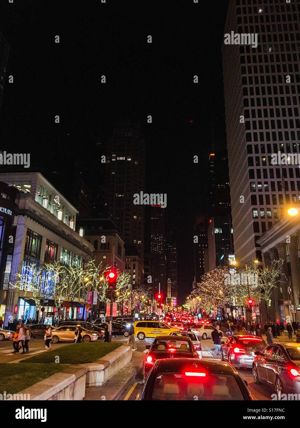 Trafic sur Michigan Avenue à Chicago, Illinois - Image de stock capturée avec un smartphone