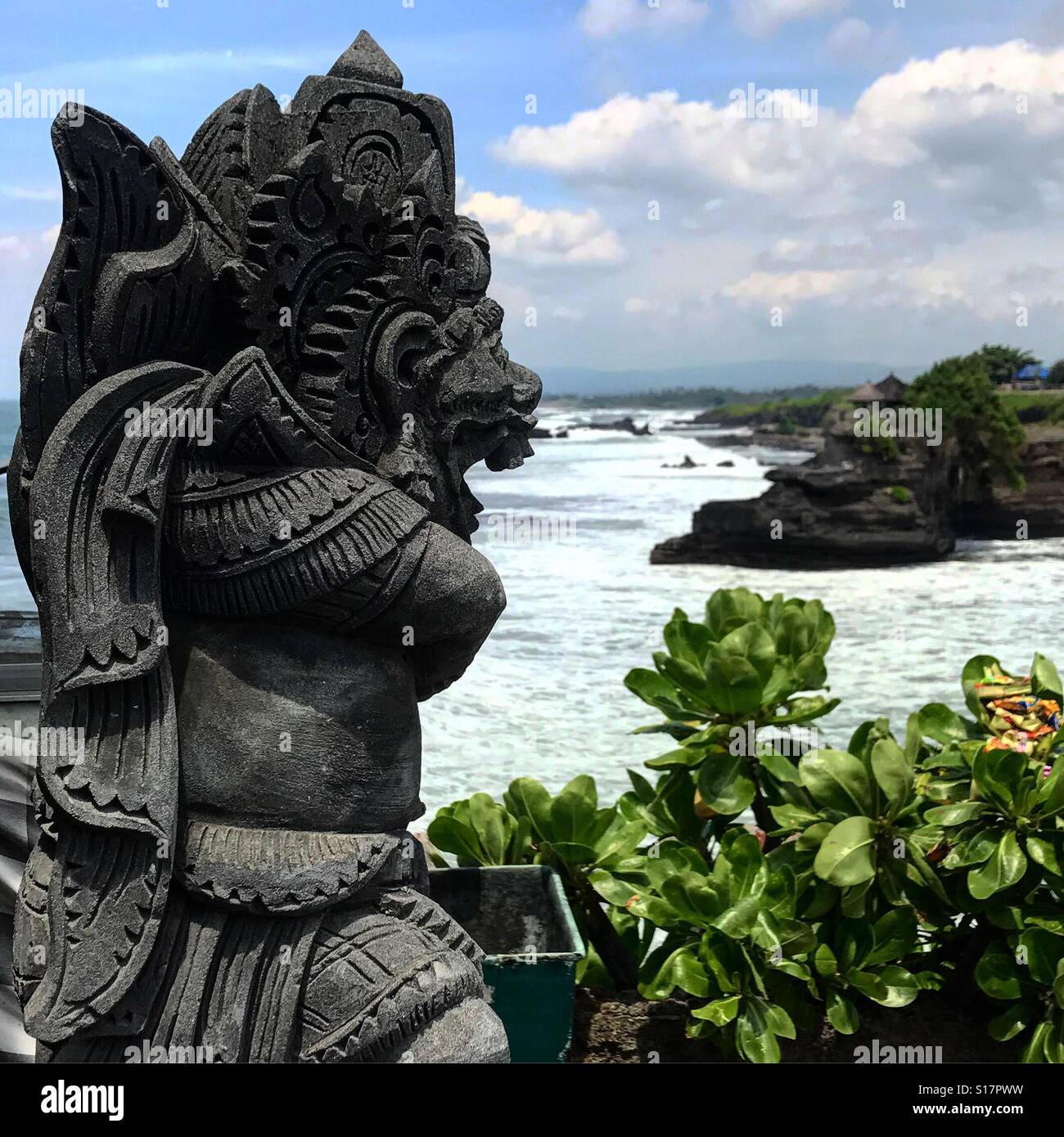 Tanah Lot temple, Bali, le tuteur donne sur la zone côtière Banque D'Images