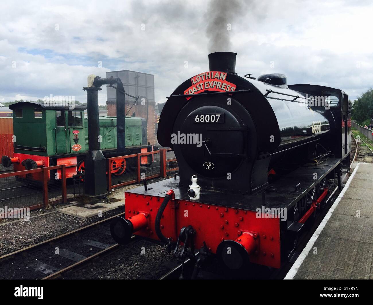 Locomotive à vapeur et train Banque D'Images