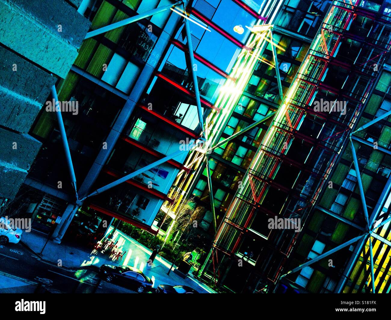 Apartment Building - Image de stock capturée avec un smartphone