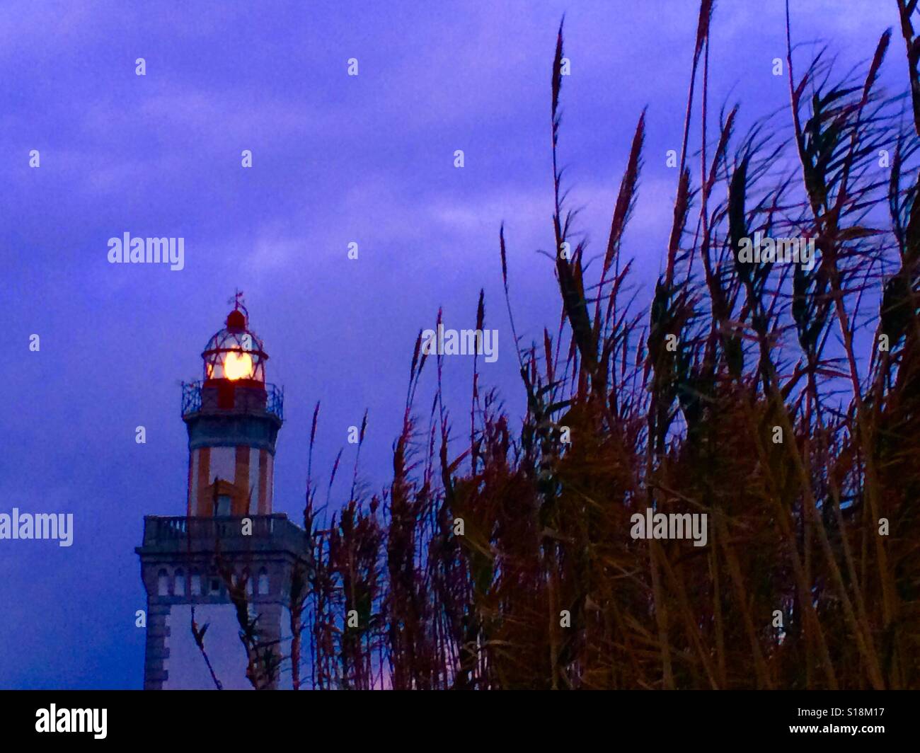 Un phare dans le nord de l'Espagne. Banque D'Images