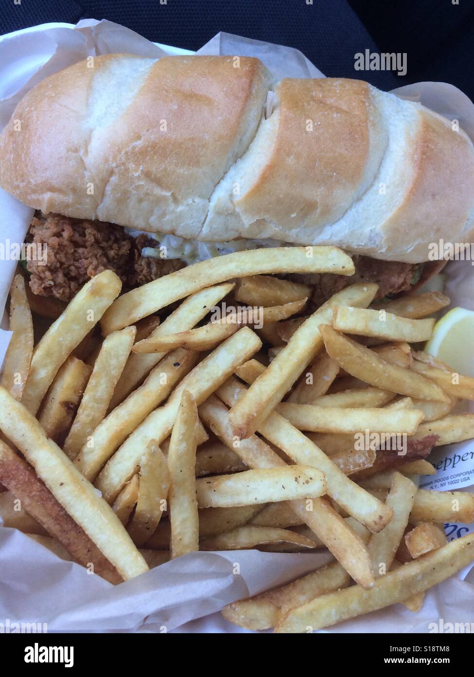 Sandwich de poisson et frites Banque D'Images