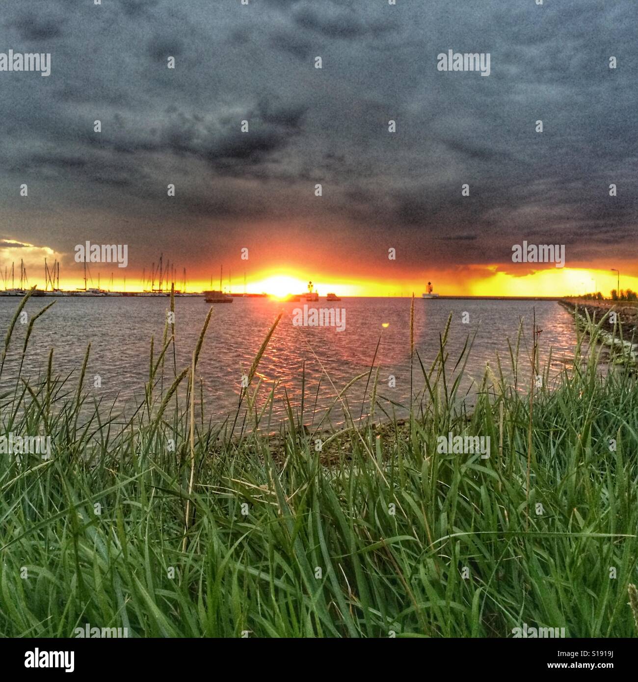 Coucher du soleil sur la côte sud-ouest de la Suède. Banque D'Images