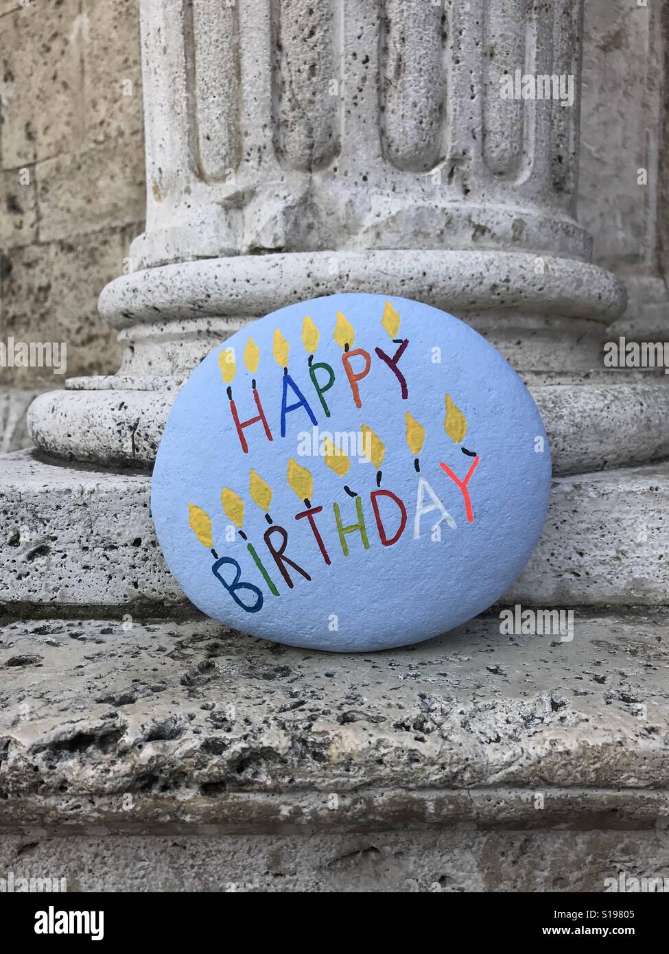 Joyeux Anniversaire Stone Photo Stock Alamy