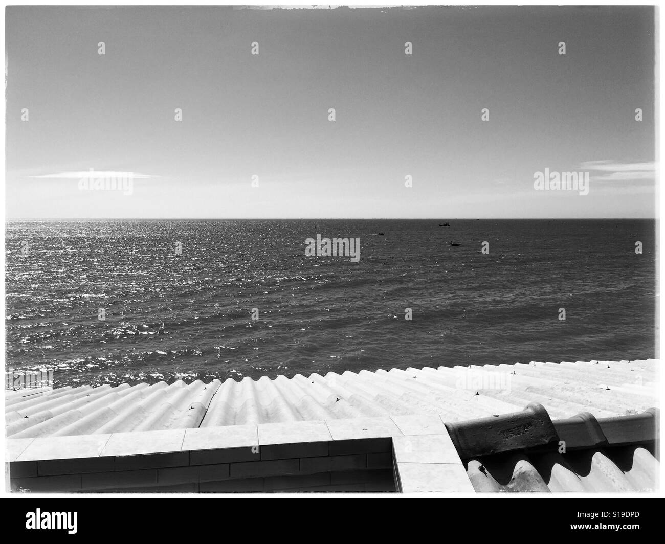 Paysage noir et blanc contrastée de la plage muine. - Image de stock capturée avec un smartphone