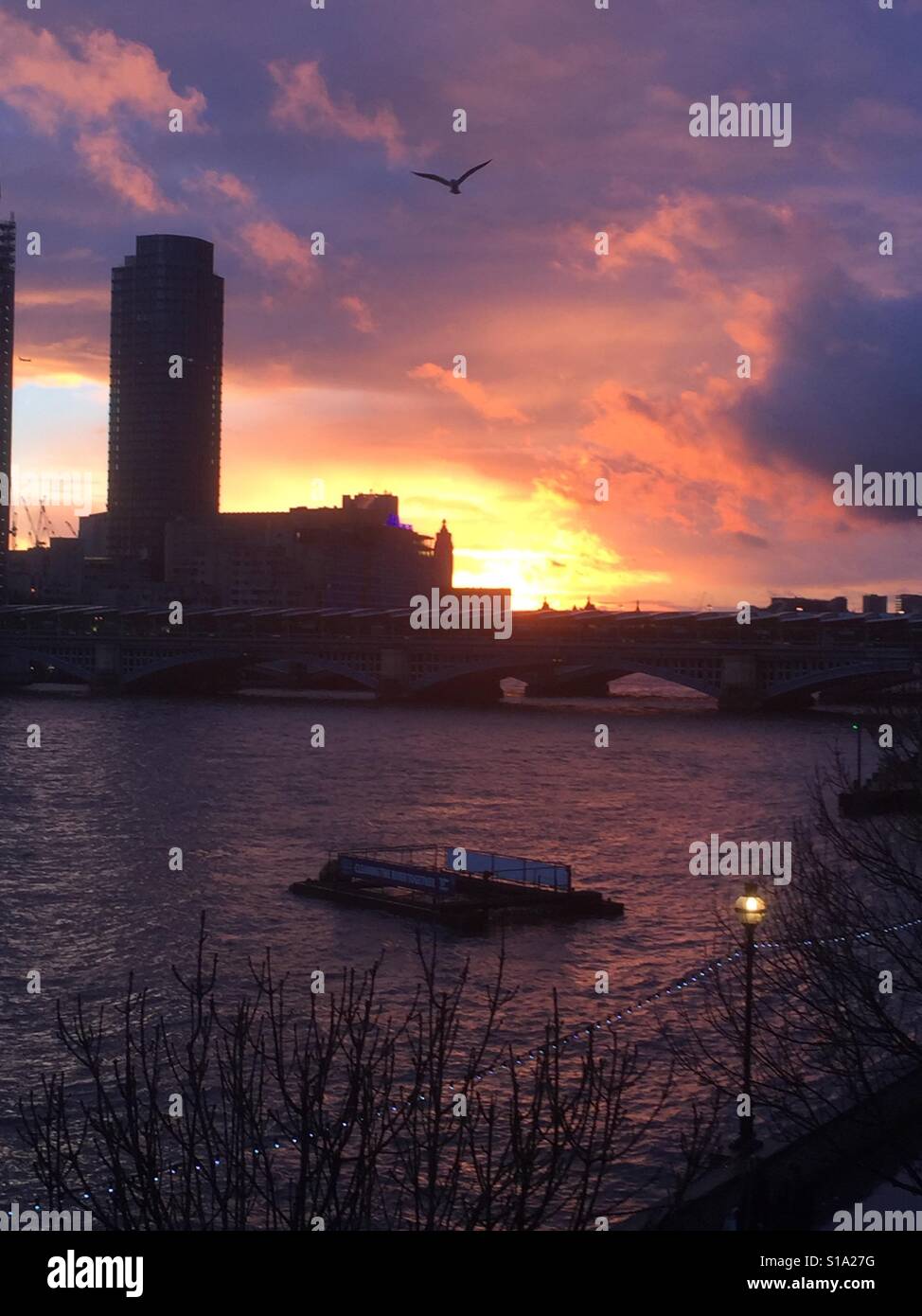 Coucher de soleil sur la Tamise Banque D'Images