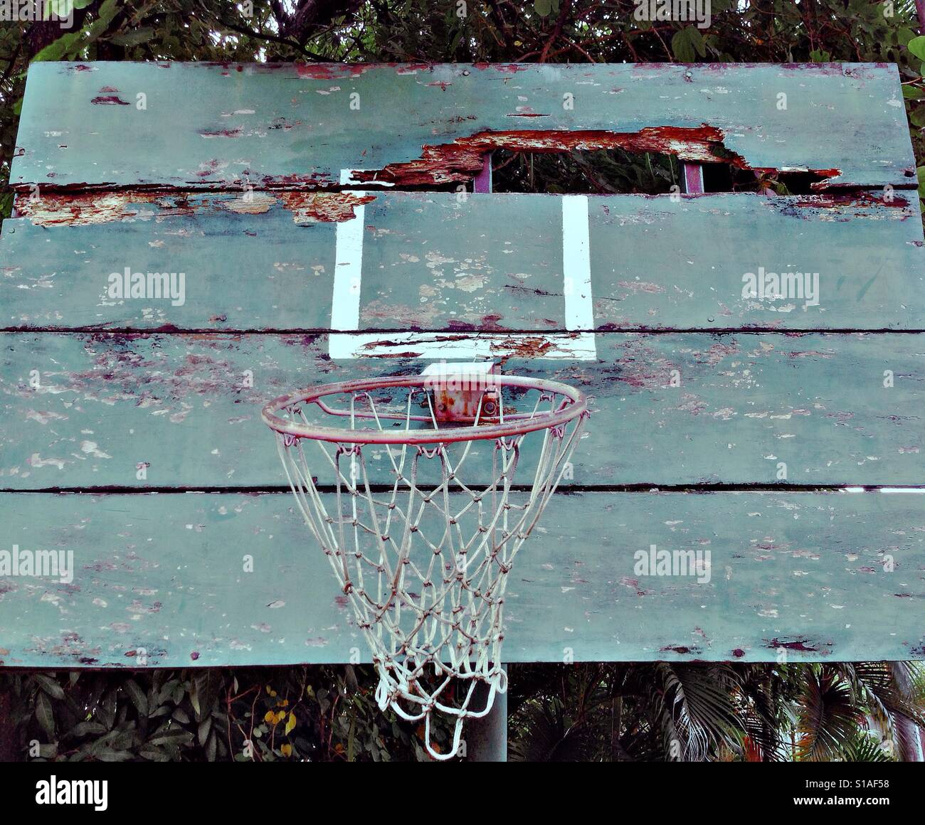 Anneau de basket-ball abandonnés Banque D'Images