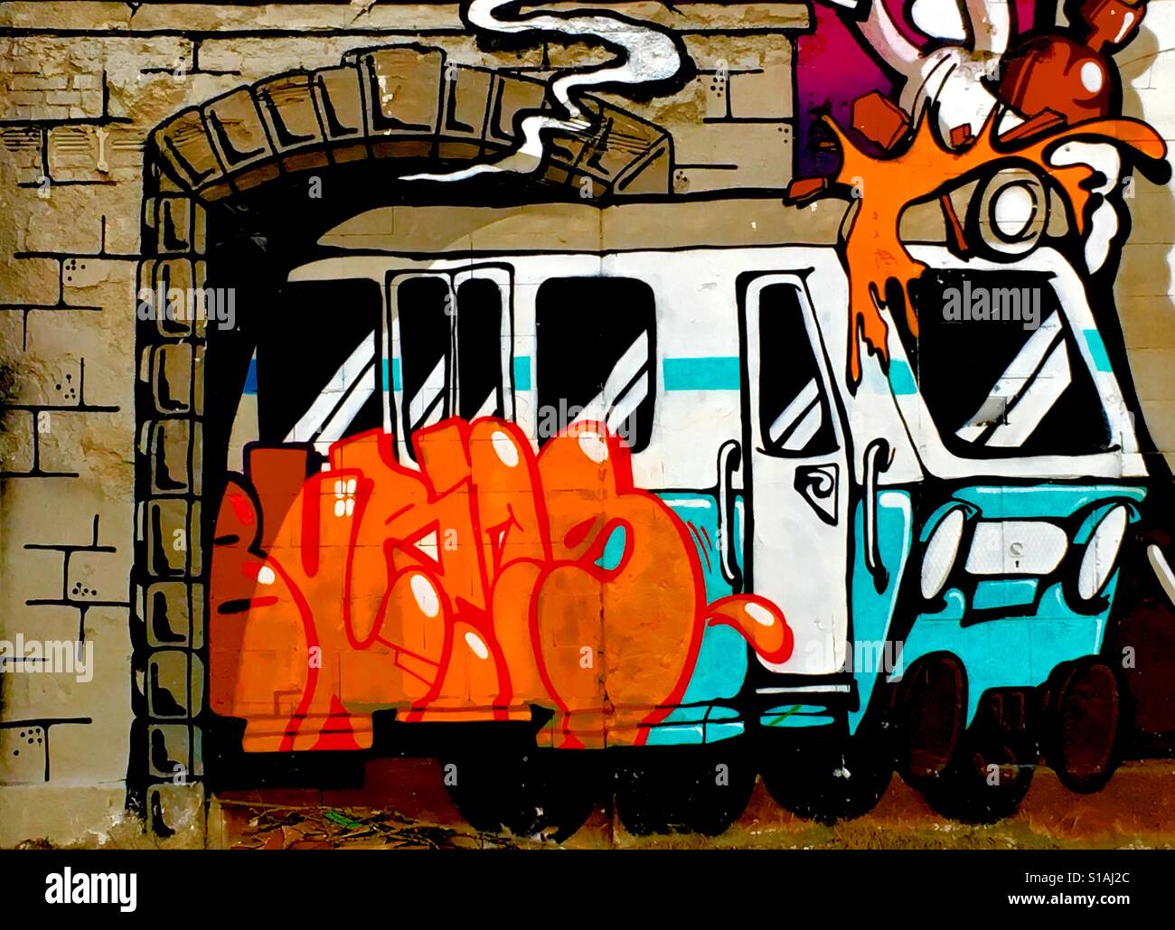 Métro Métro tunnel en passant par le street art - Munich, Allemagne - Image de stock capturée avec un smartphone
