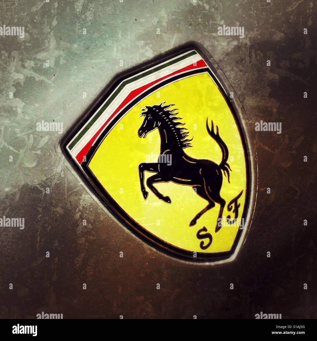 Le logo cheval cabré de Ferrari Photo Stock Alamy