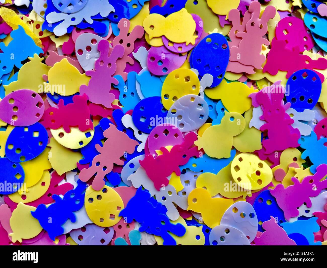 Confettis de Pâques - Image de stock capturée avec un smartphone