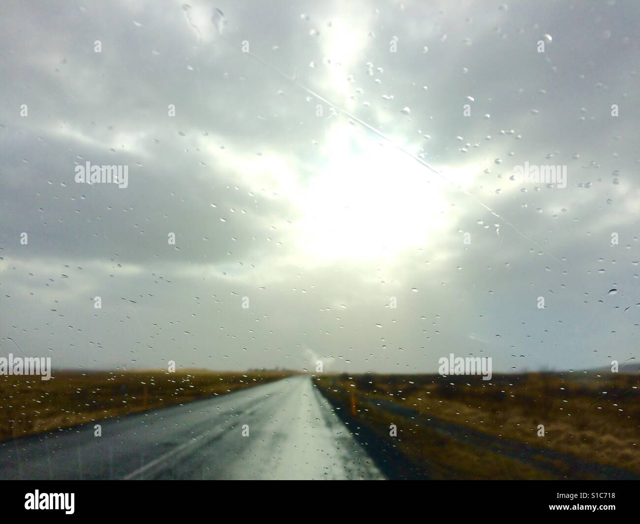 Le soleil brille à travers les nuages dans l'ouest de l'Islande Banque D'Images