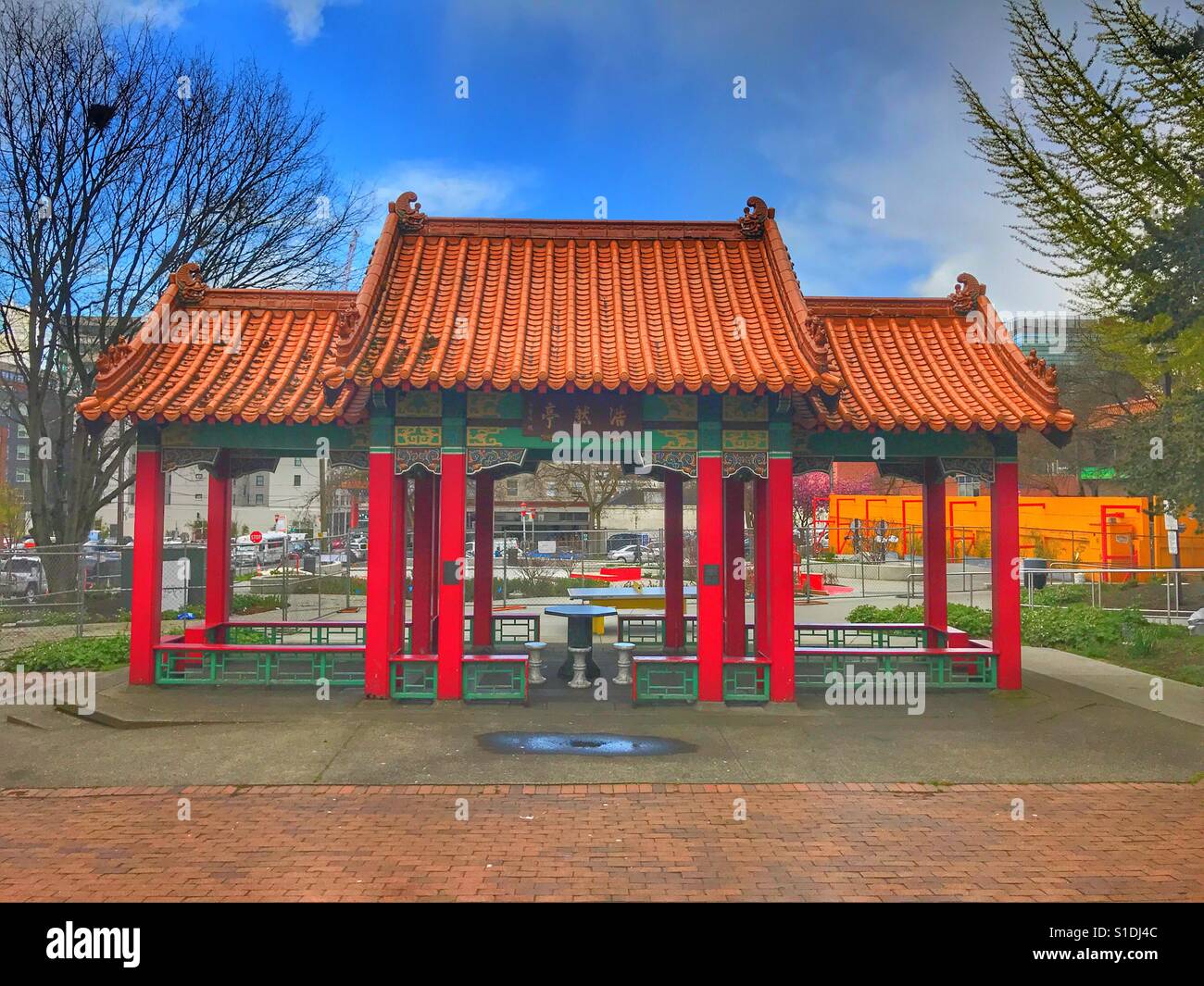 Bâtiment dans un parc en Chine Ville, Seattle WA USA Banque D'Images
