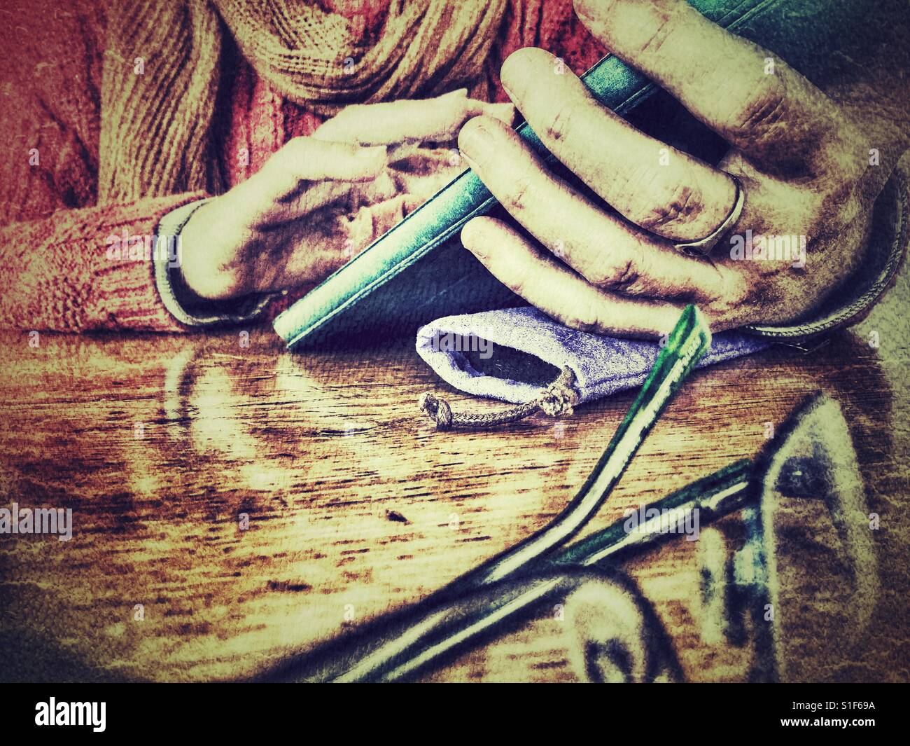 Femme en utilisant la technologie sans fil - Image de stock capturée avec un smartphone