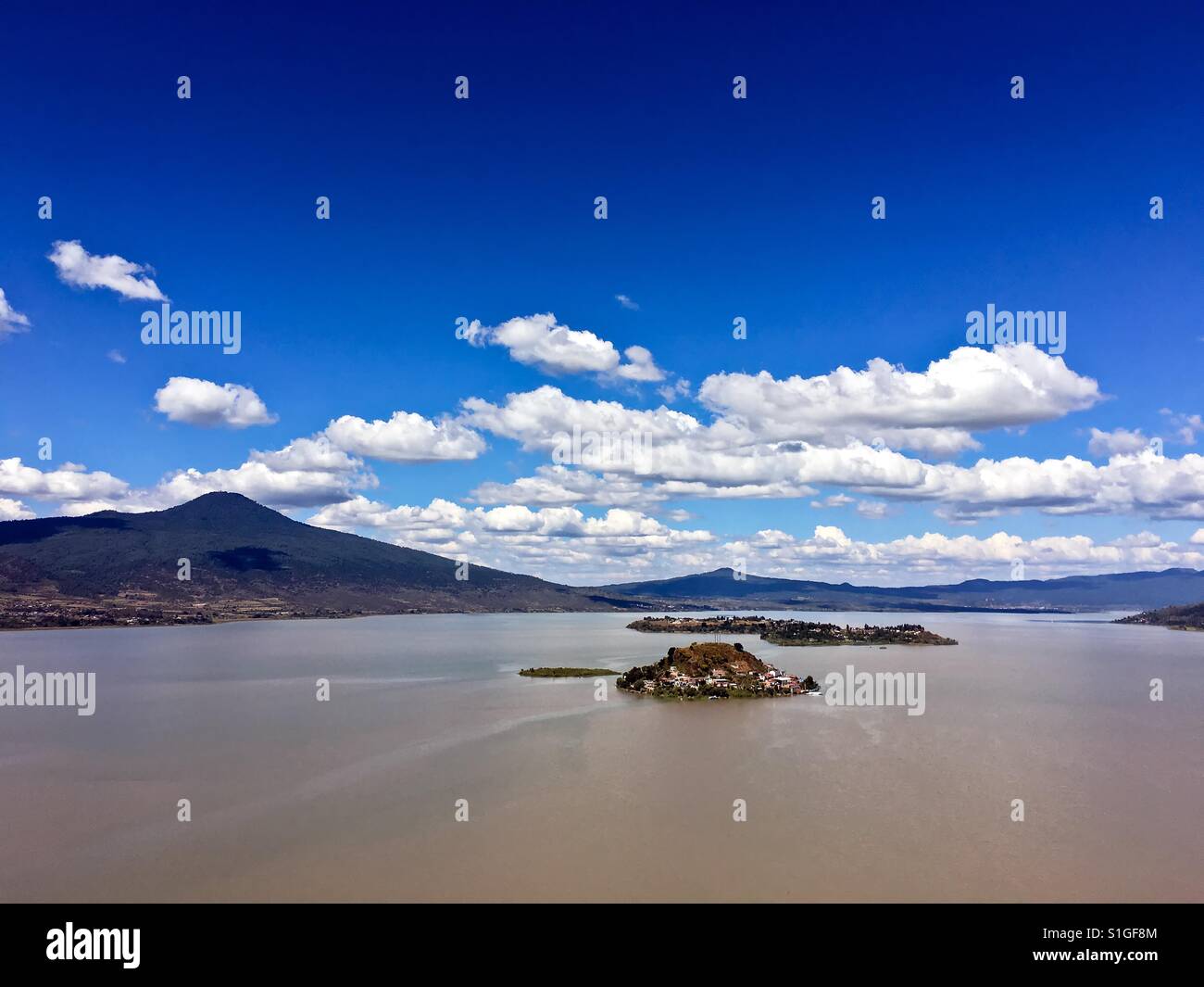 Vue de dessus du lac Patzcuaro en état de Michoacan, Mexique Banque D'Images