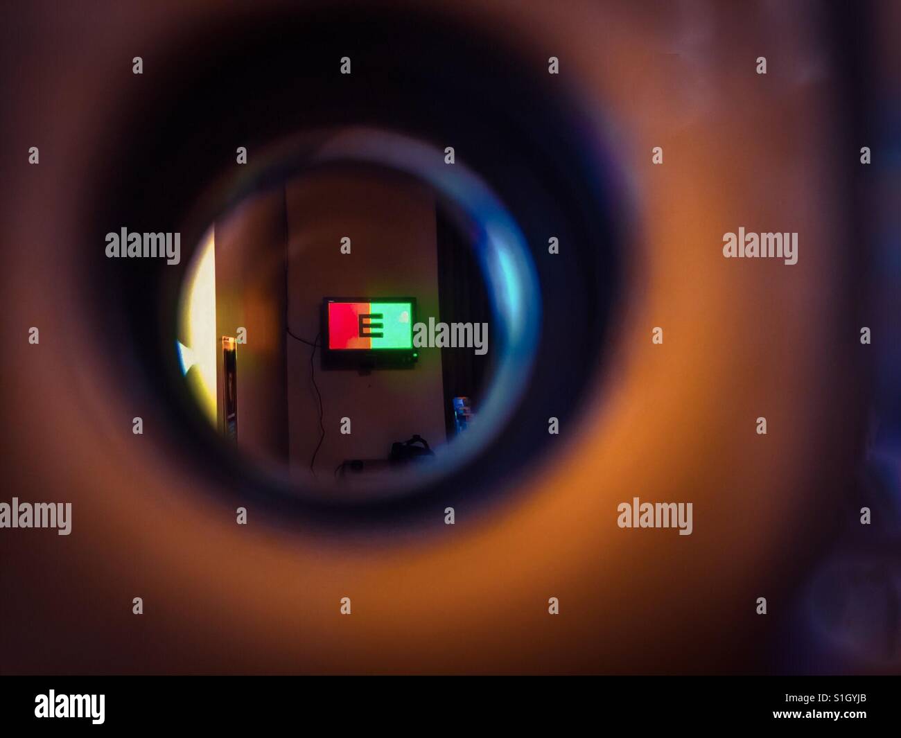 Test oculaire dans l'optométriste's chair - Image de stock capturée avec un smartphone