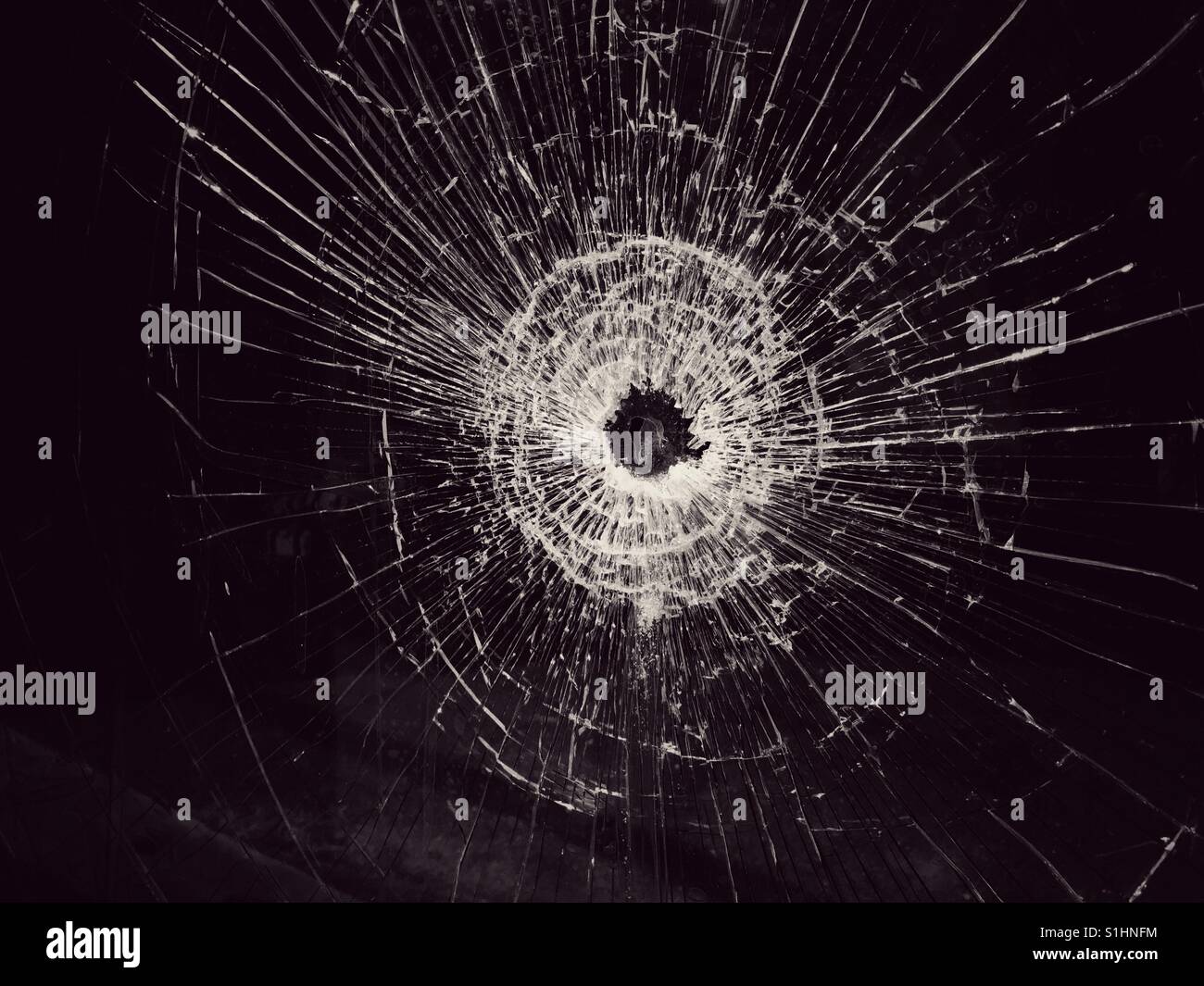 Verre cassé - Image de stock capturée avec un smartphone