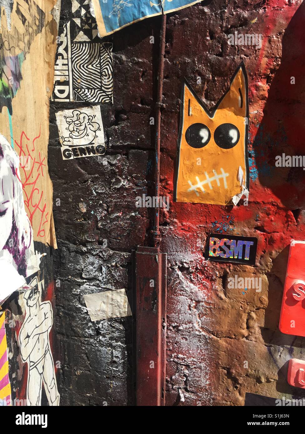 Graffitied wall in Brick Lane en Angleterre - Image de stock capturée avec un smartphone