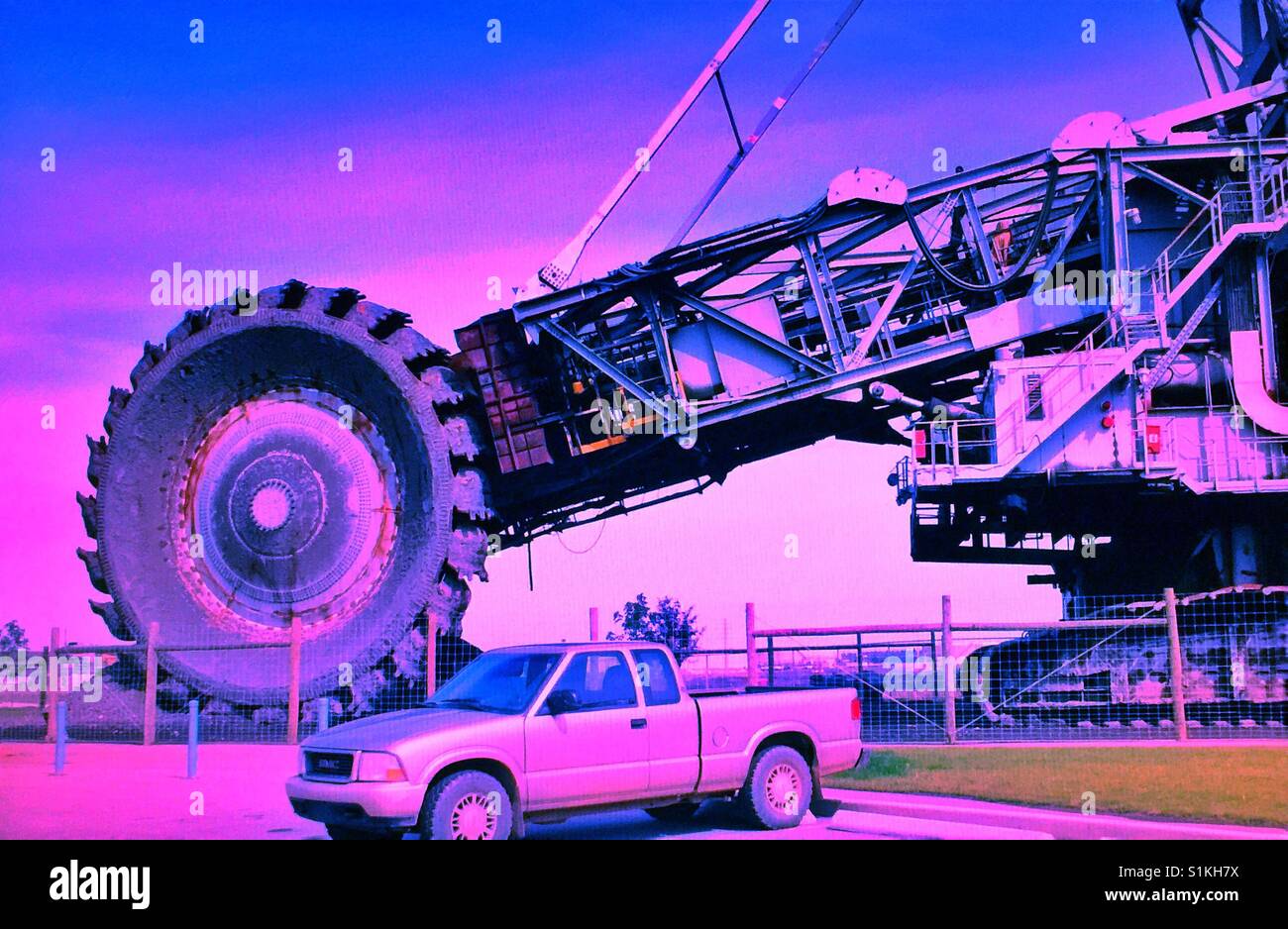 Petit camion et Big Digger - Image de stock capturée avec un smartphone