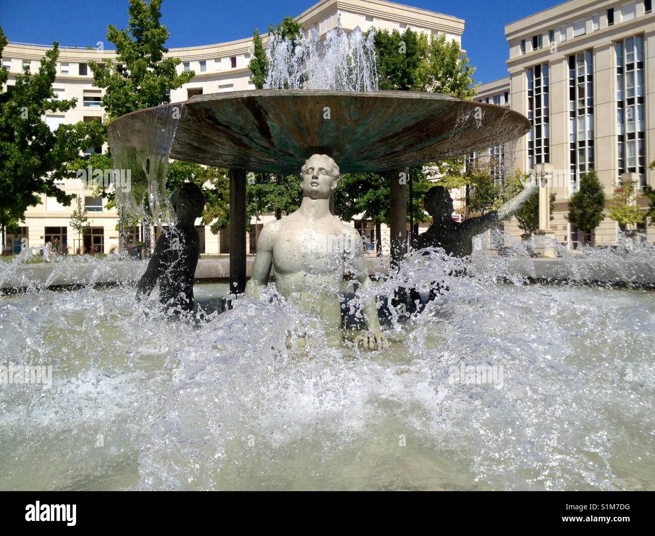 Les éphèbes Fontaine, square d'Tessaly, quartier Antigone, Montpellier France Banque D'Images