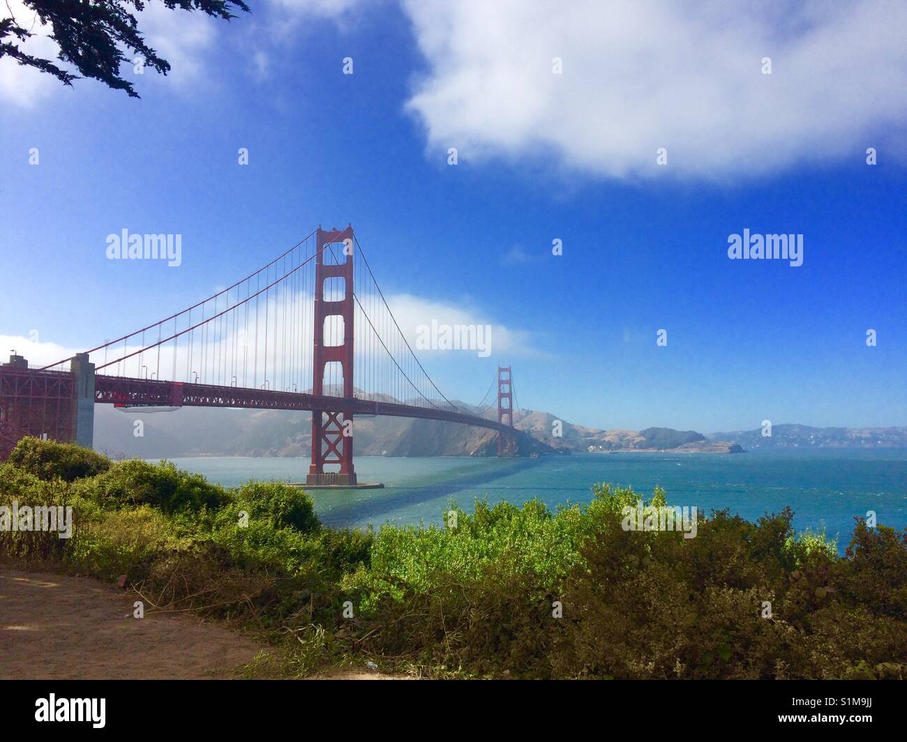 Golden Gate Bridge à midi. Prises à partir du côté sud. Banque D'Images