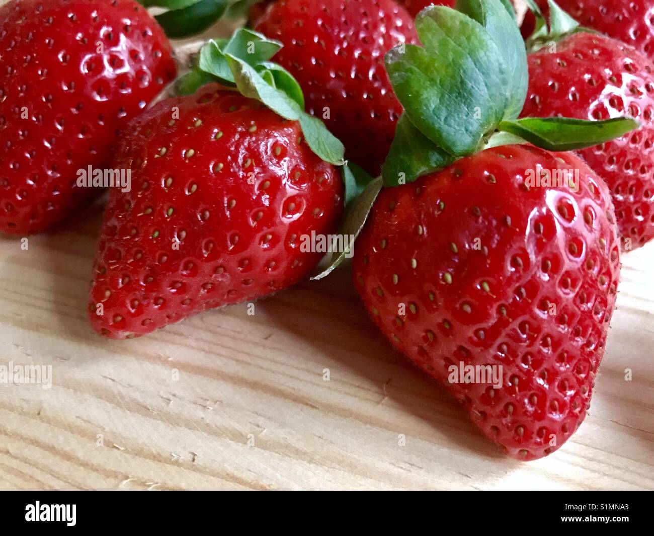 Les fraises. Voir de très près. - Image de stock capturée avec un smartphone