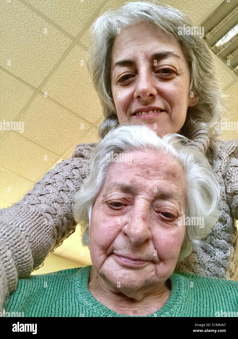 Mère et fille. - Image de stock capturée avec un smartphone