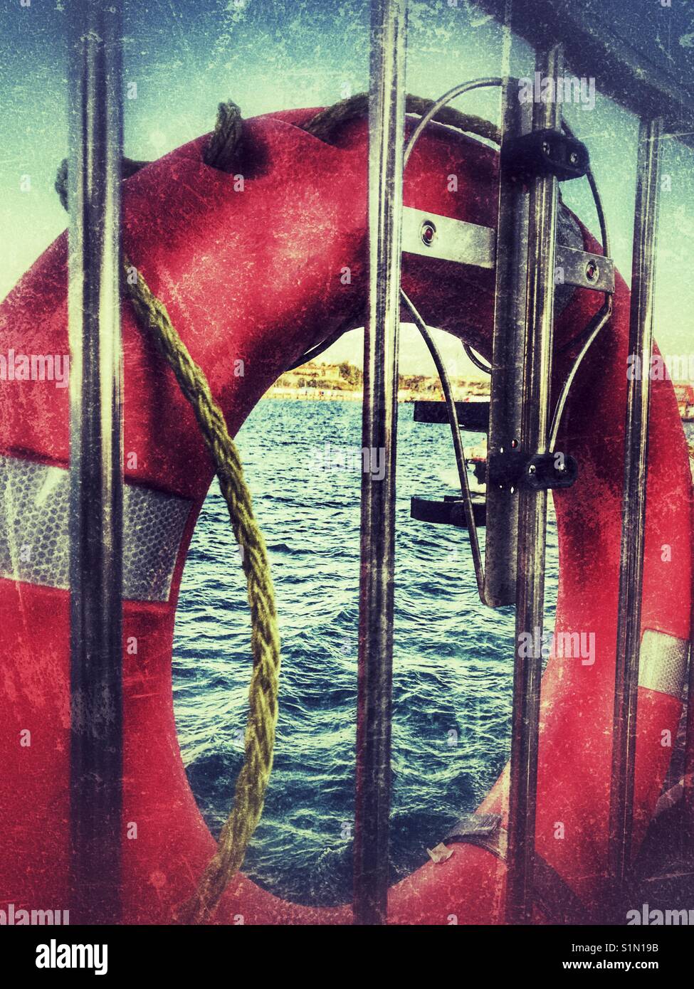 Roue de secours sur la bouée de passage fée Bosphorus Istanbul Banque D'Images