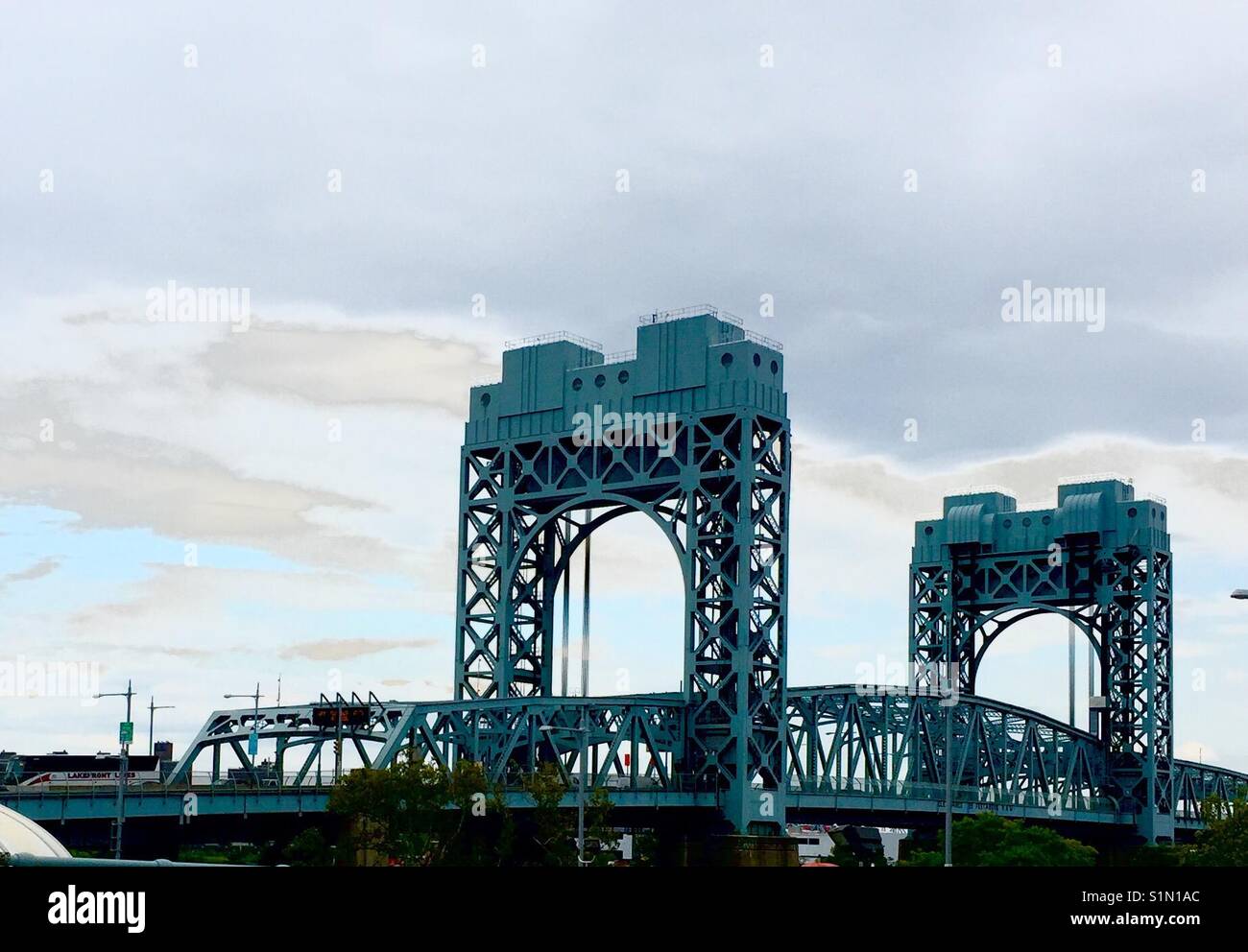 New York Harlem River Pont de levage vertical, 1 des 3 ponts de la Robert F. Kennedy (Triborough Bridge) qui relie 125th St., Harlem River et du FDR. Banque D'Images