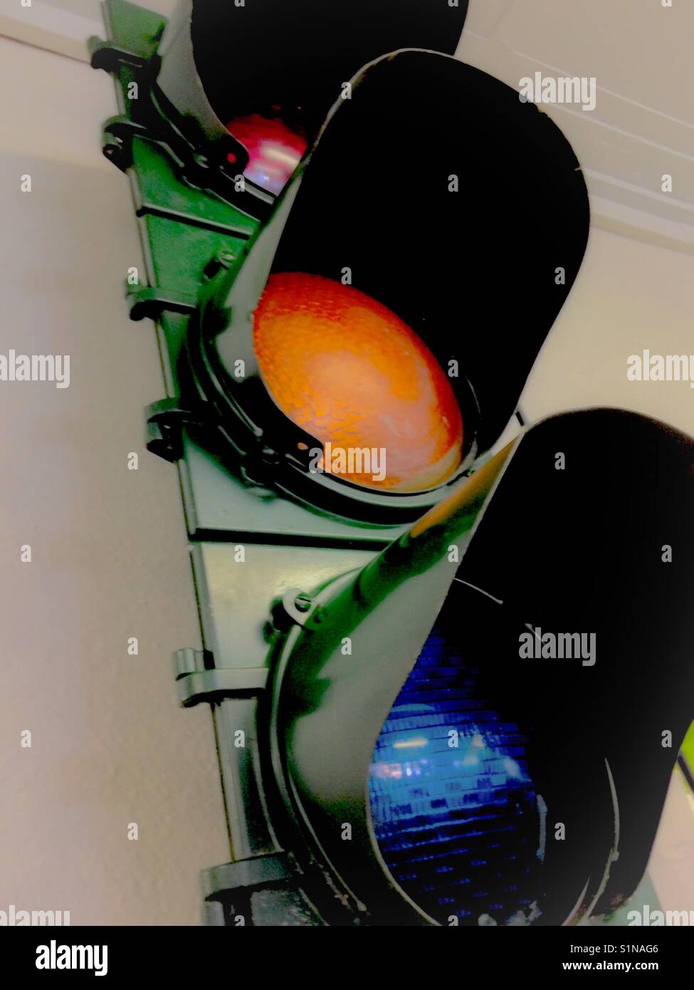 Traversée des signaux de circulation- en magasin d'épargne - Image de stock capturée avec un smartphone