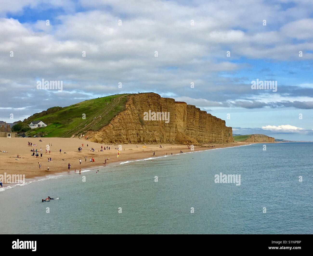 West Bay Accueil De Boardchurch Dorset - Image de stock capturée avec un smartphone