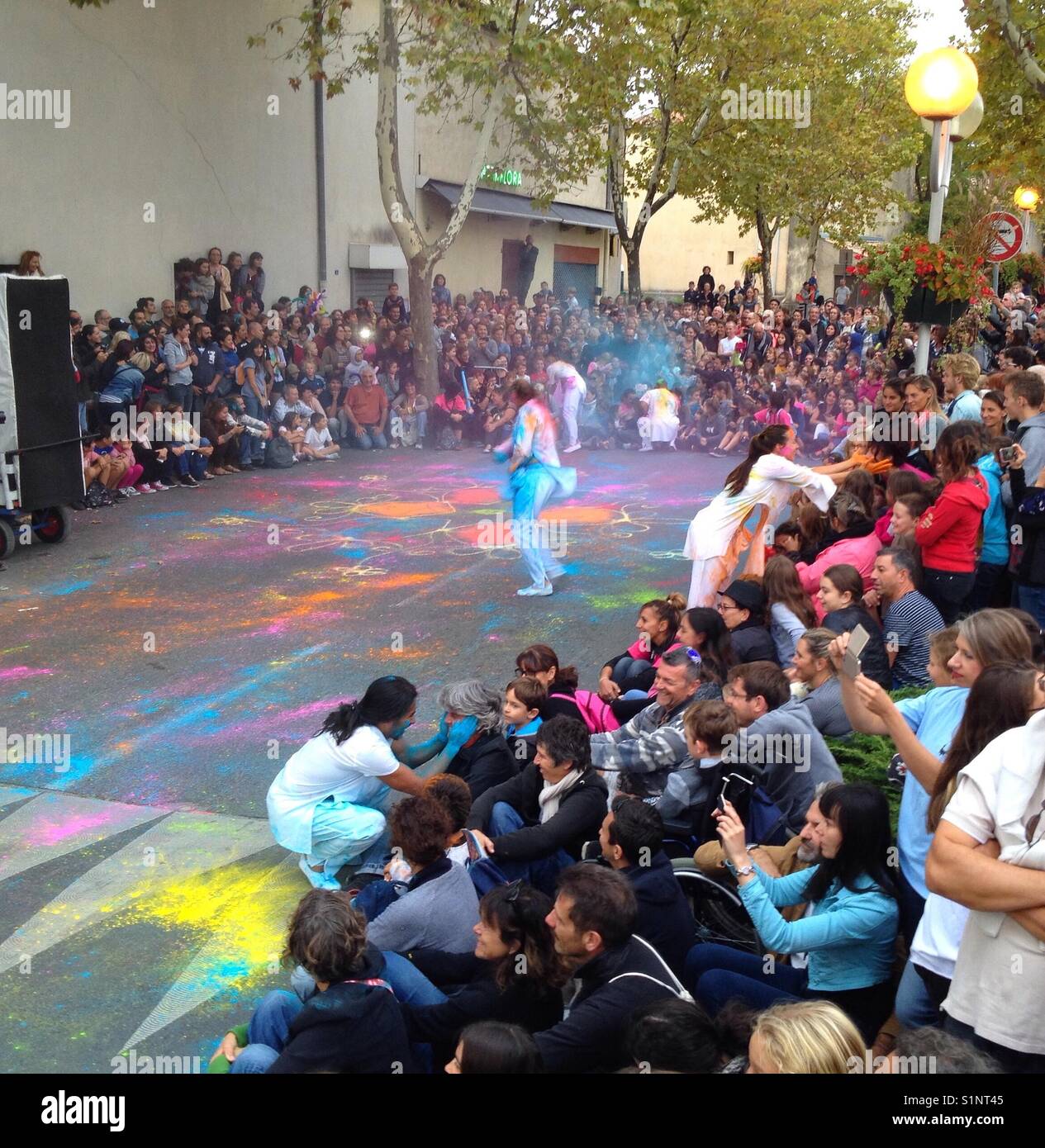 Couleur du temps, festin de Pierres Festival, Gard France - Image de stock capturée avec un smartphone